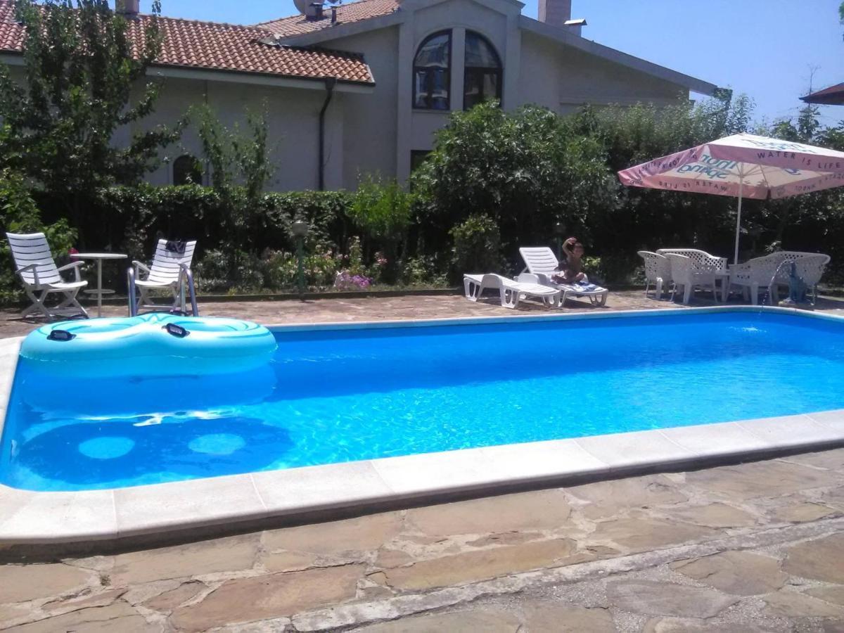 Family Hotel California - Варна Екстериор снимка